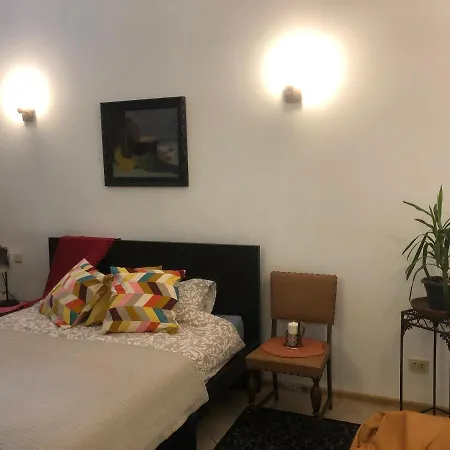 Center Apartment *
